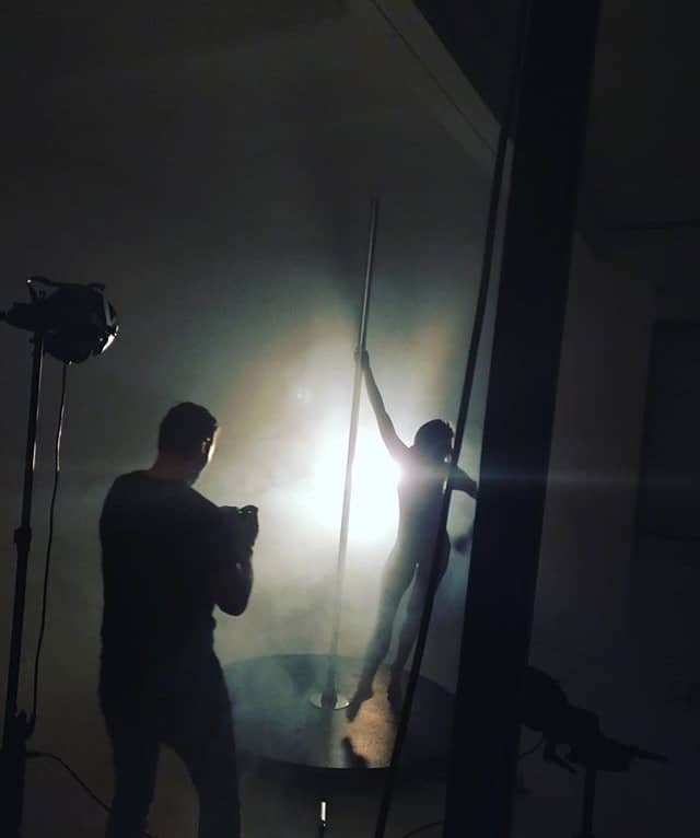 Shooting vidéo clip pole dancing