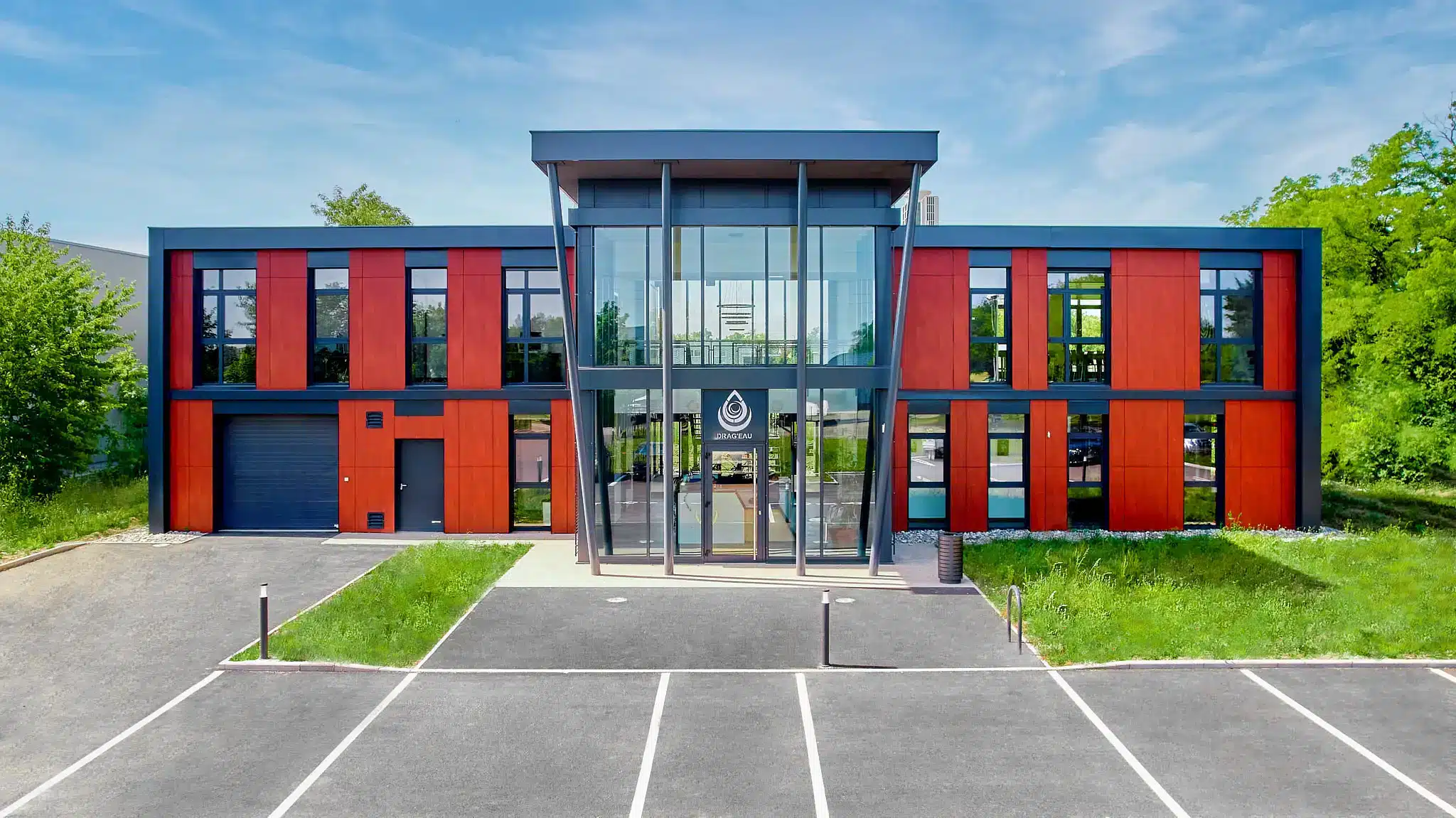 Bâtiment commercial en Alsace dans son environnement