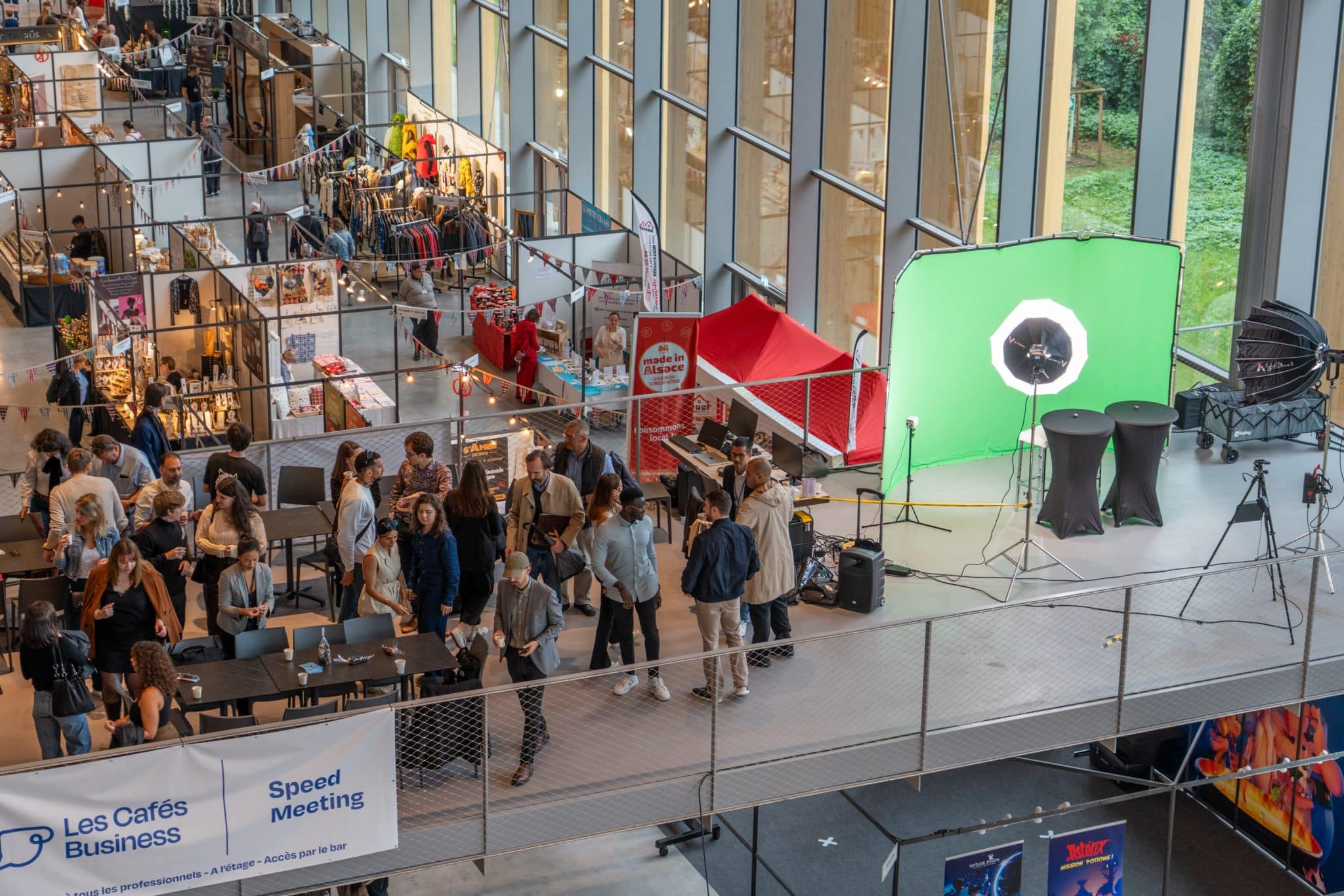 La passerelle du Hall 1 pendant la rencontre