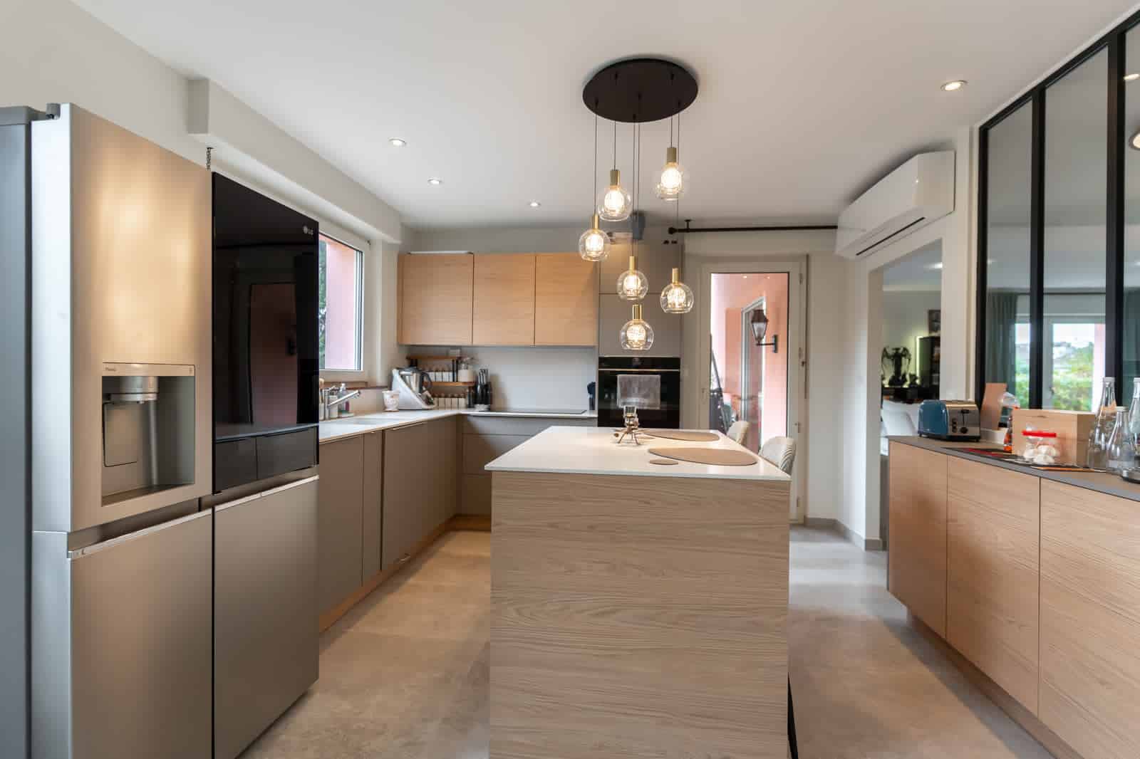 Photographie immobilière cuisine moderne — valorisation visuelle Eurométropole Strasbourg / Schiltigheim